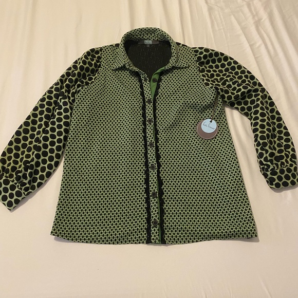 Eva Franco unique button up top in a size 8 - no material tag / likely a sample - Picture 4 of 14